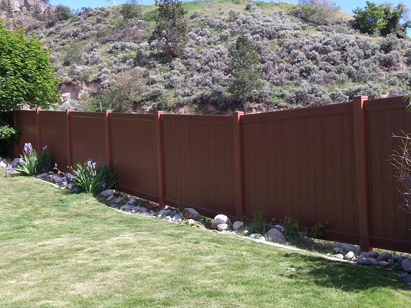 Kelowna British Columbia vinyl privacy fencing