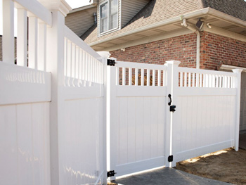 Vinyl fence in British Columbia