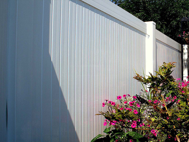 Vinyl fencing fence company in British Columbia