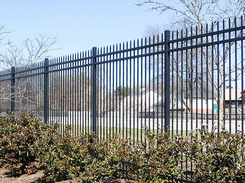 Montage commercial Ornamental Iron Fence - British Columbia