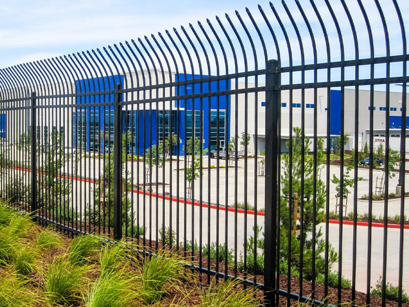 Montage commercial Ornamental Iron Fence - British Columbia