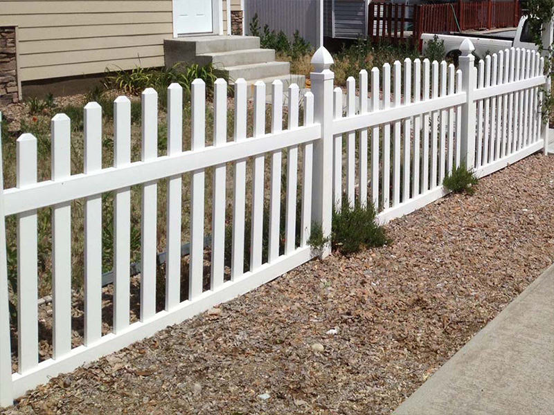 Residential Vinyl Fence - British Columbia