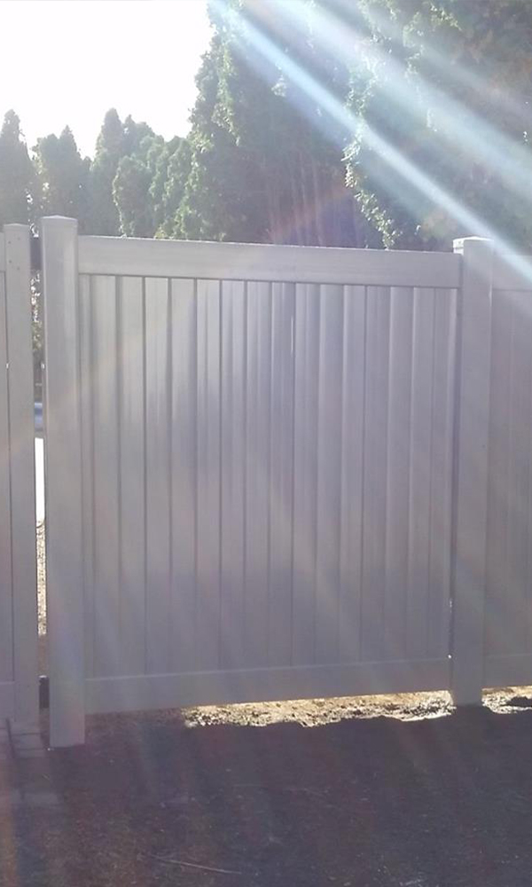 Vinyl Fence - British Columbia